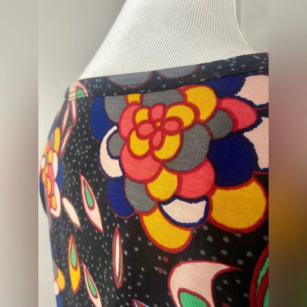LuLaRoe Classic T Shirt NWT Black Multicolor Abstract Floral Short Sleeve - Picture 6 of 7